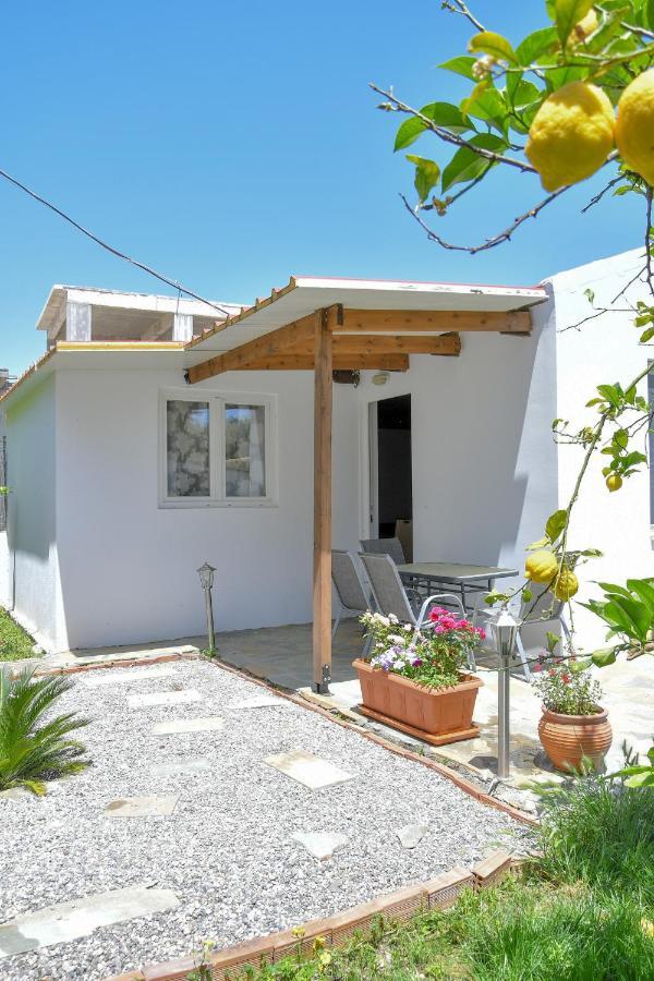 The Olive Garden House Case de vacanță Haraki